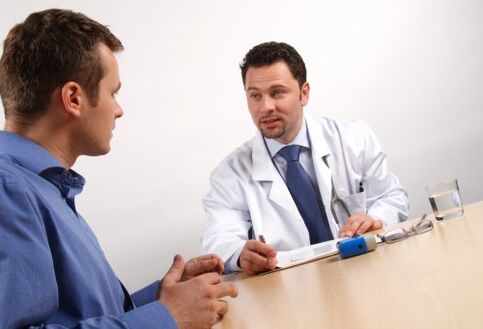 Dokter Rendez-vous virun der Penisvergréisserung mat Soda